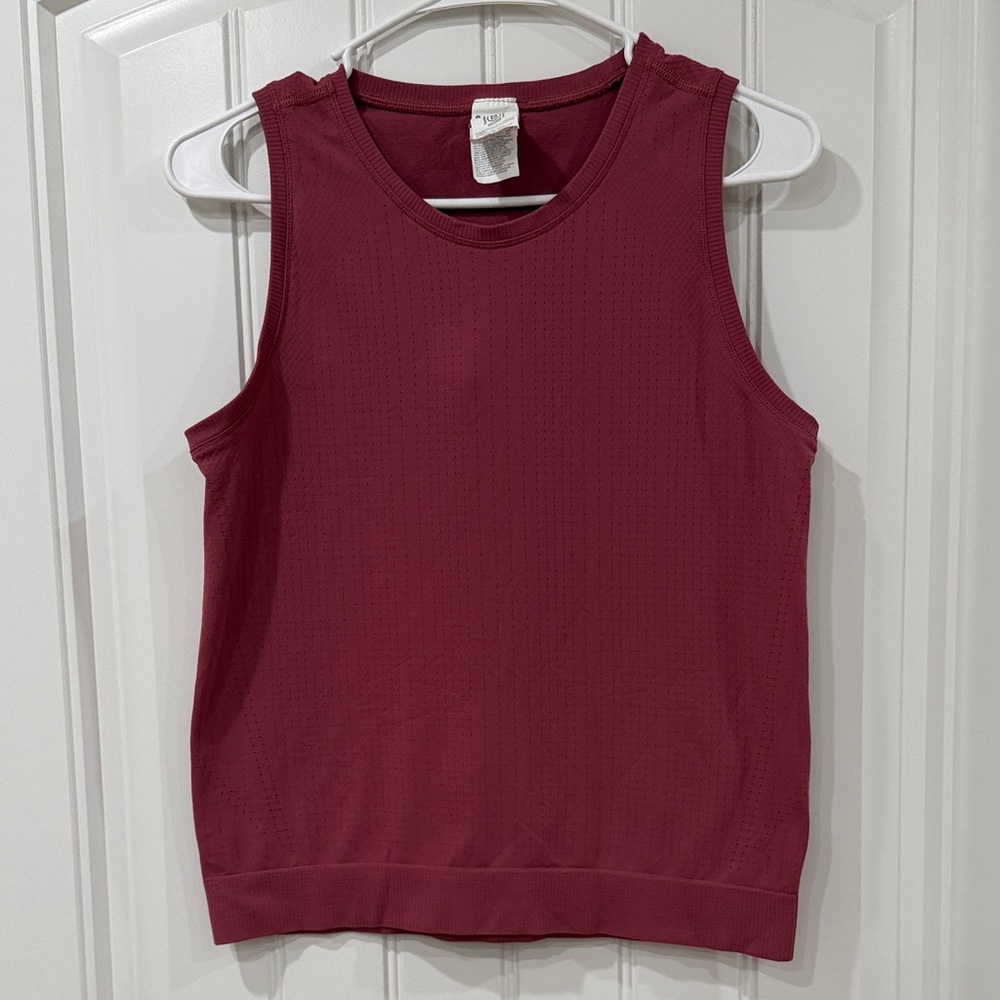 Athleta Women's Sleeveless Tank Top in Maroon